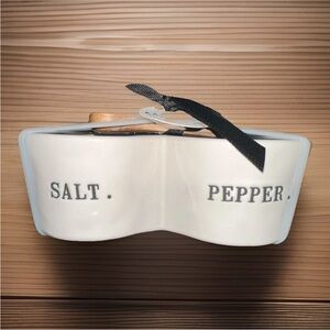 RAE DUNN SALT & PEPPER WHITE ARTISAN COLLECTION CELLARS W/SPOON